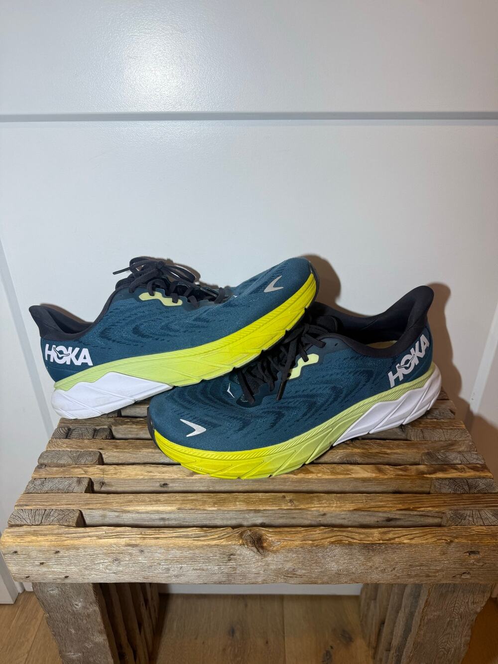 Hoka Wide Arahi 6 Outdoor Casual Running Shoes. Walking Sneaker mens size 12 2E